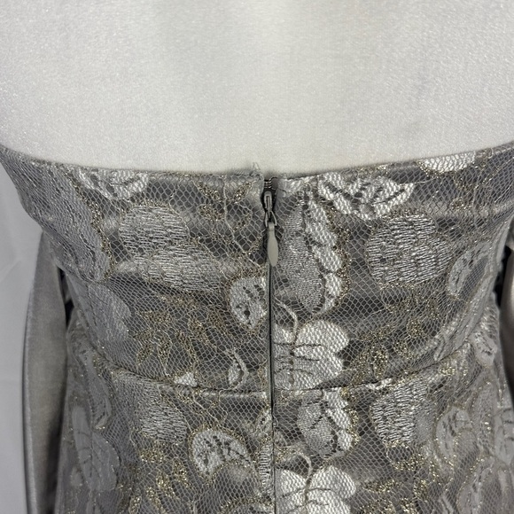 BARI JAY PETITE SILVER FLORAL LACE HALTER DRESS SZ 4 - Picture 10 of 11